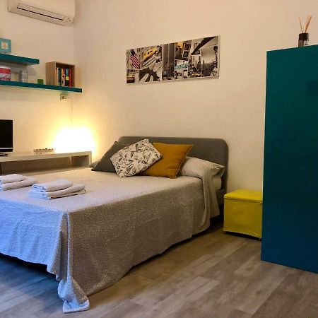 Twenty-Seven Apartment Pavia Bagian luar foto