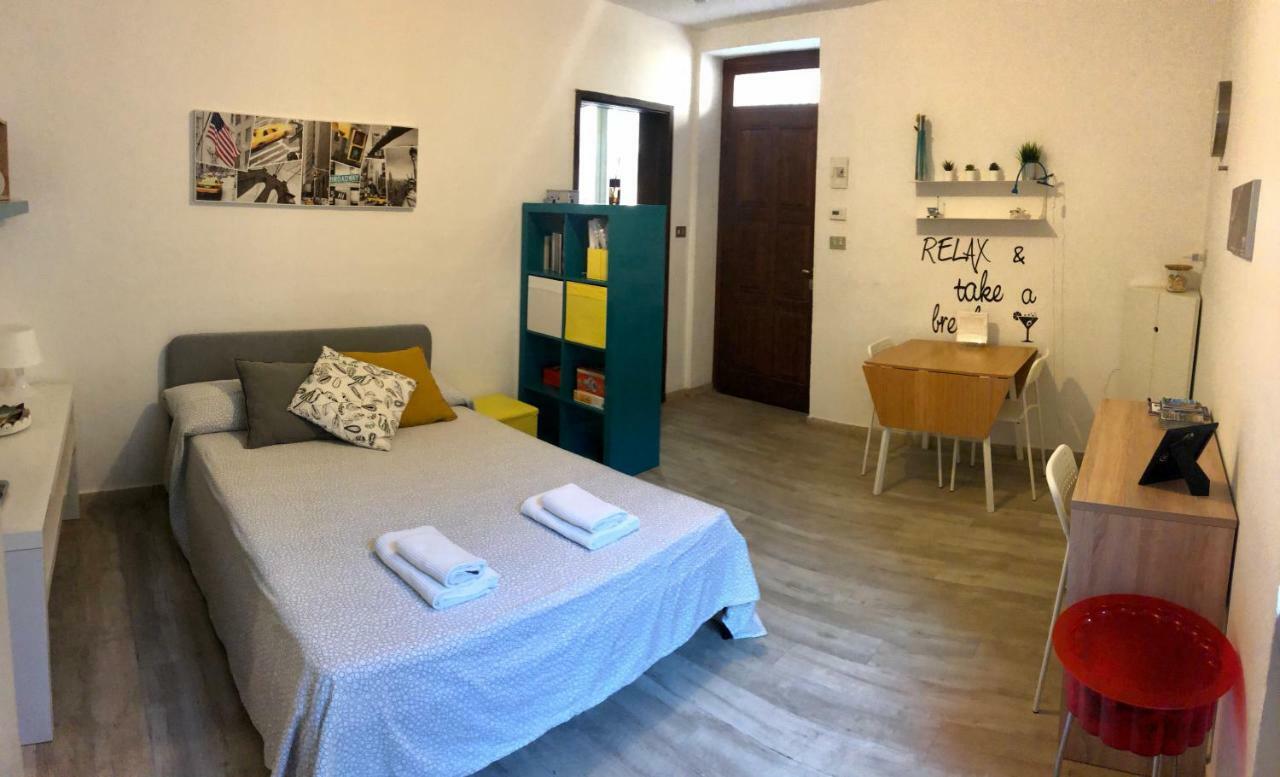 Twenty-Seven Apartment Pavia Bagian luar foto